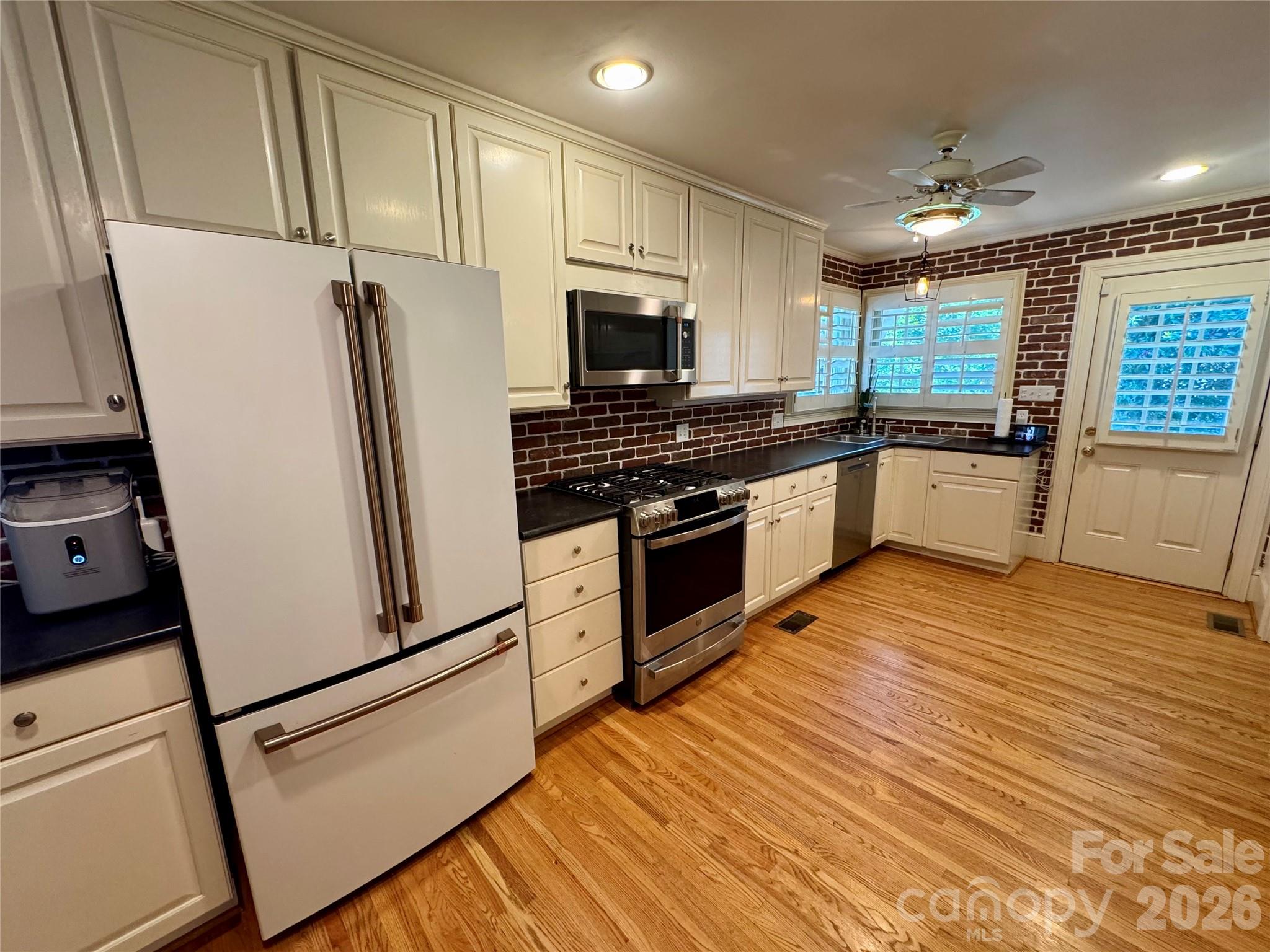 Hillcrest - Residential