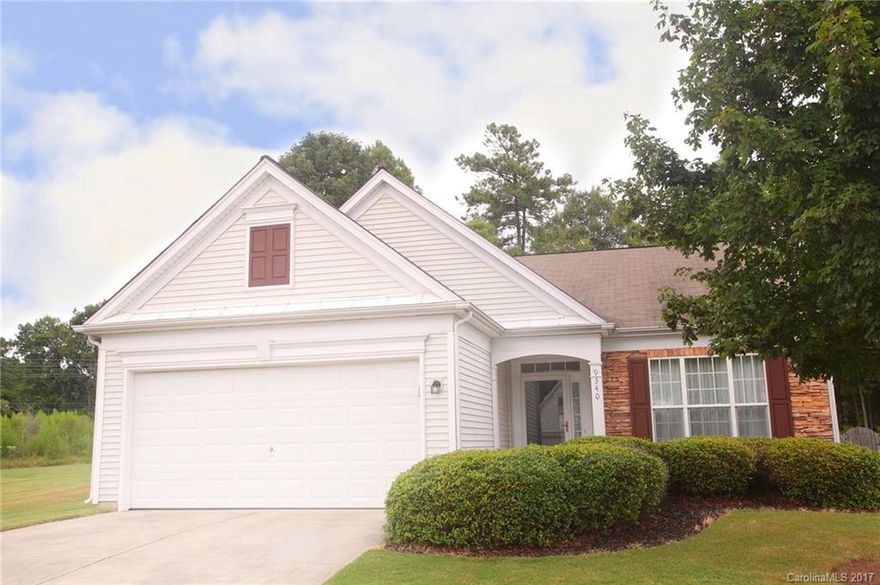 When a home like this ranch-cutie on a quarter acre hits the market you RUN FOREST RUN! Complete with brand new granite kitchen and bath, you'll be blown away the moment you step in the door. Open floor plan concept perfect for entertaining. Hardwood floors throughout. Gorgeous master retreat with spa-like bath, dual sinks and oversized walk-in closet.  Private backyard with brick paver patio. Amazing clubhouse and multiple pools. Close proximity to shopping, dining and entertainment.