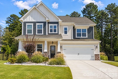 Photo of 107 Hollywood Court, Troutman, NC 28166 (MLS # 4431346)