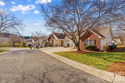 Photo of 143 Ashwood Lane, Mooresville, NC 28117 (MLS # 4349646)