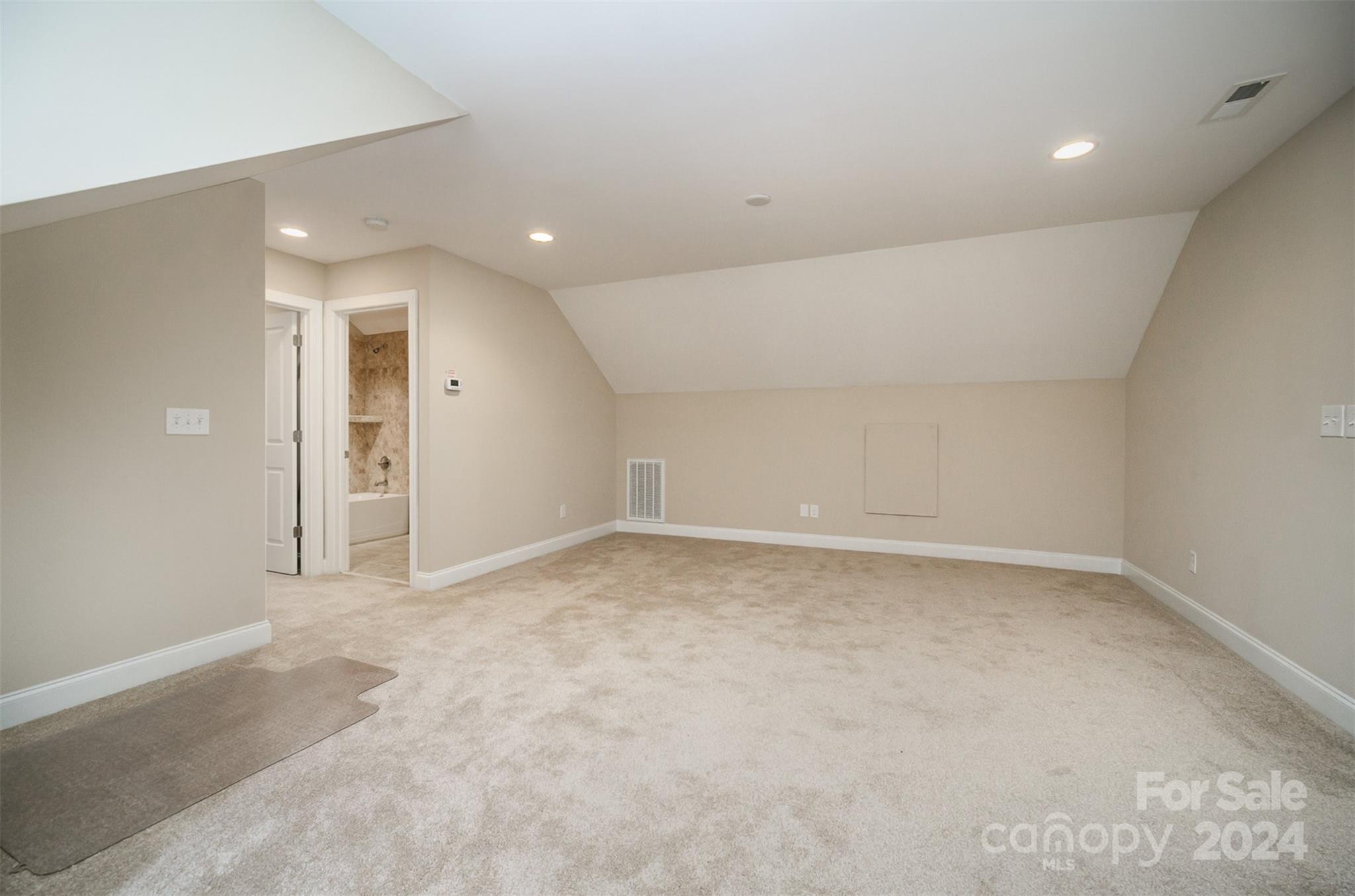 The Courtyards of Marvin - Residential