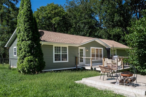 Photo of 5 Sunwashed Way, Asheville, NC 28803 (MLS # 4422593)