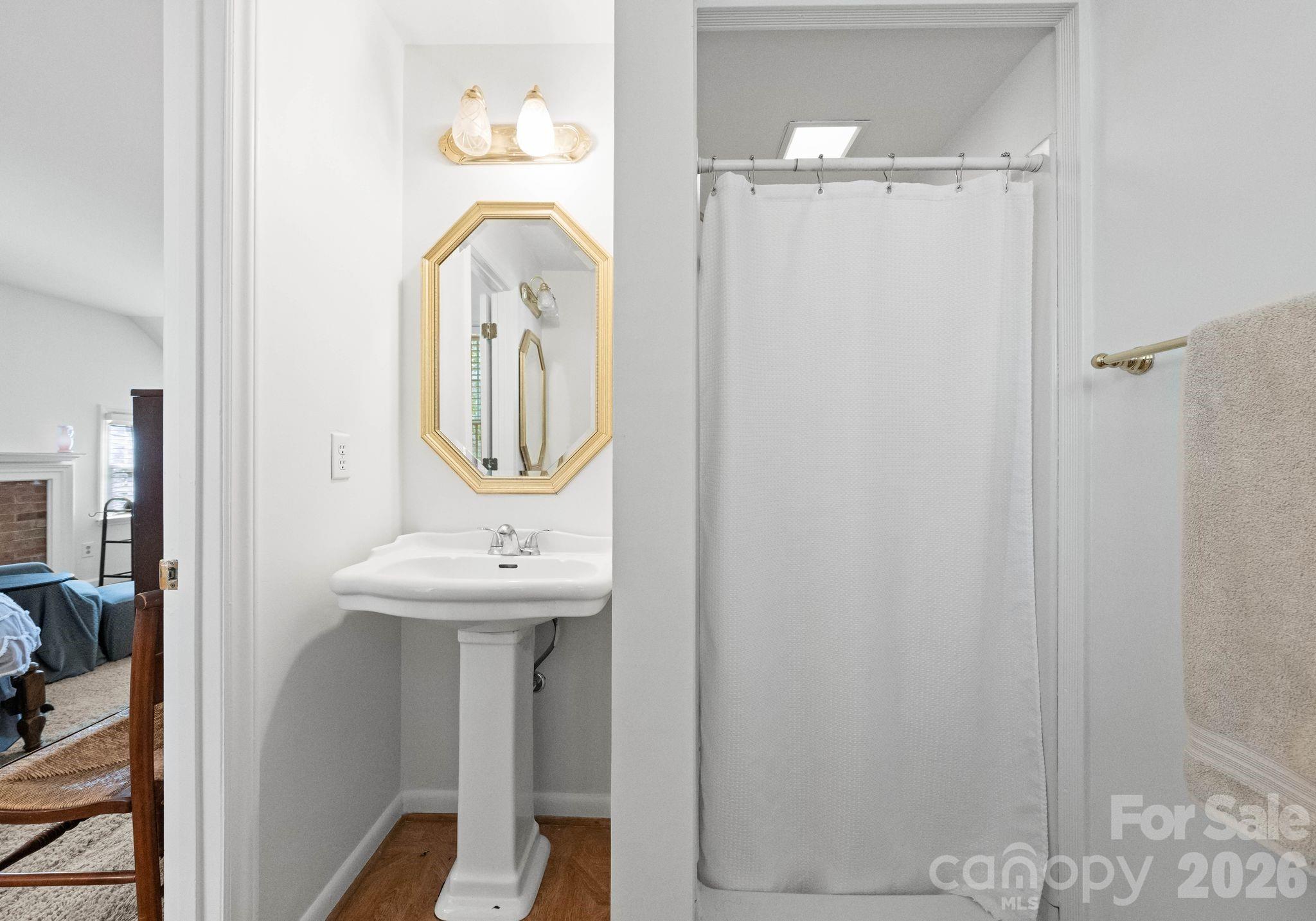 Five Knolls Estates - Residential