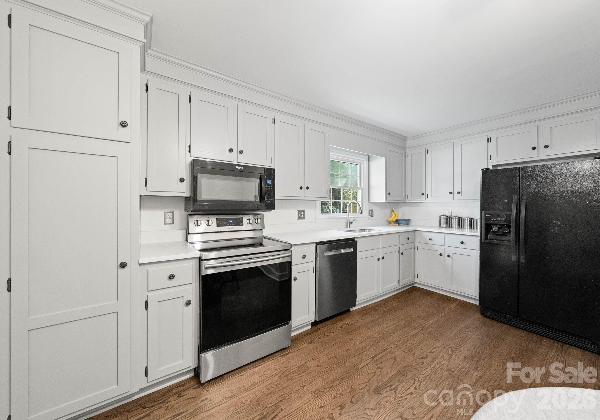 Five Knolls Estates - Residential