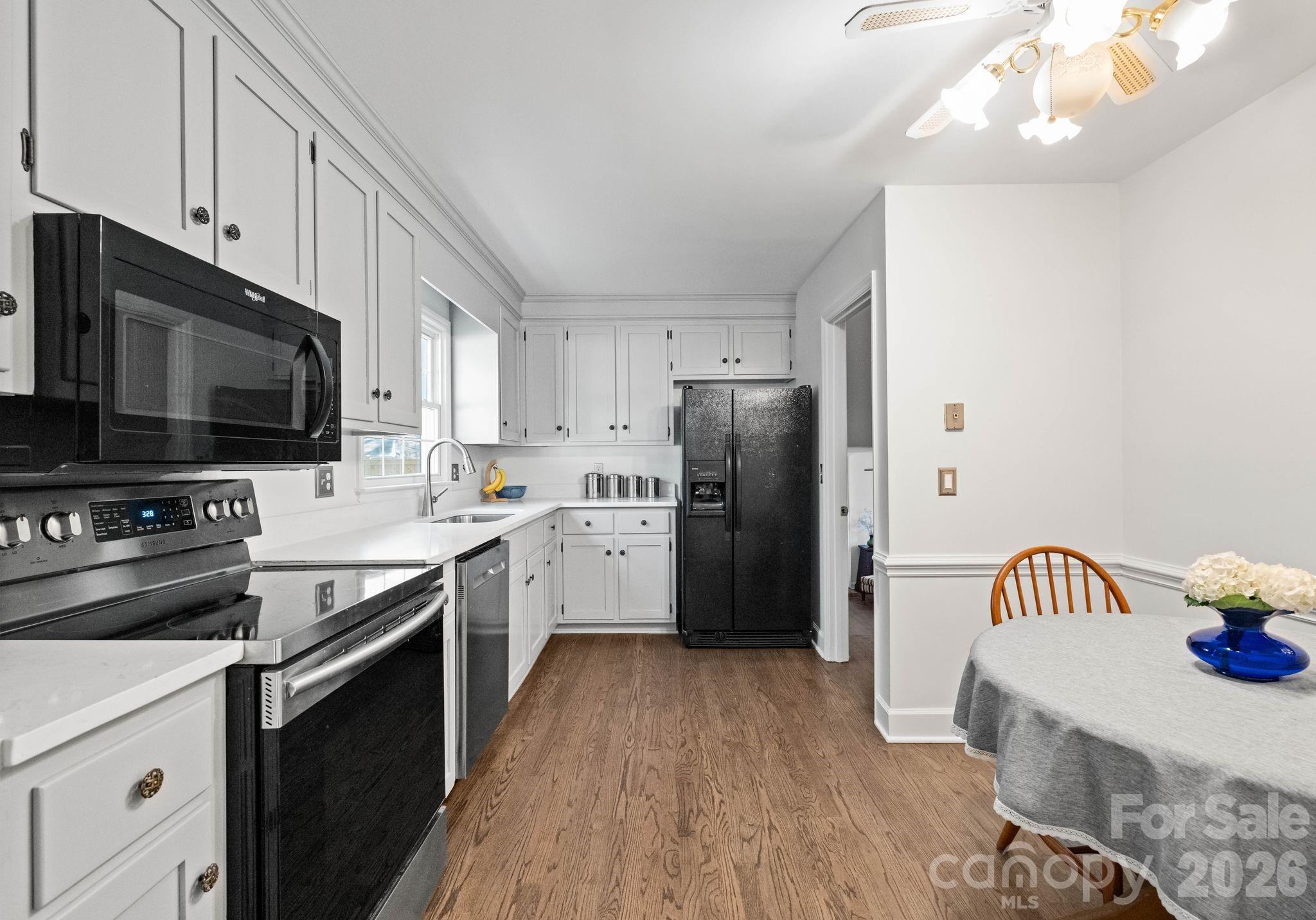 Five Knolls Estates - Residential