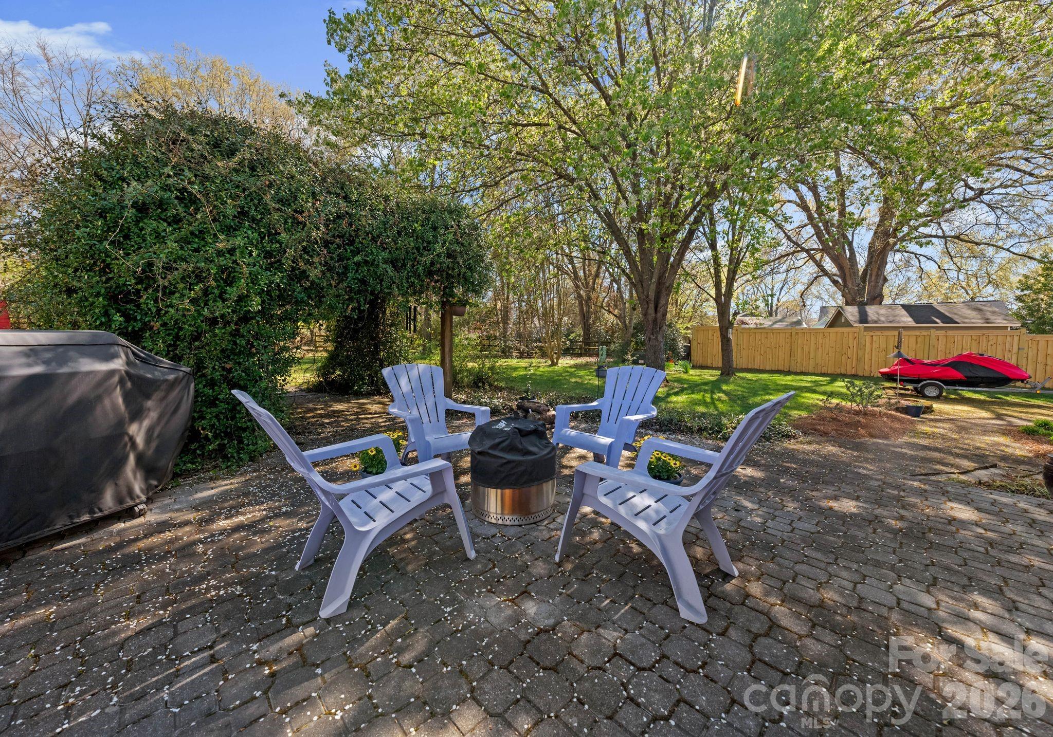 Five Knolls Estates - Residential