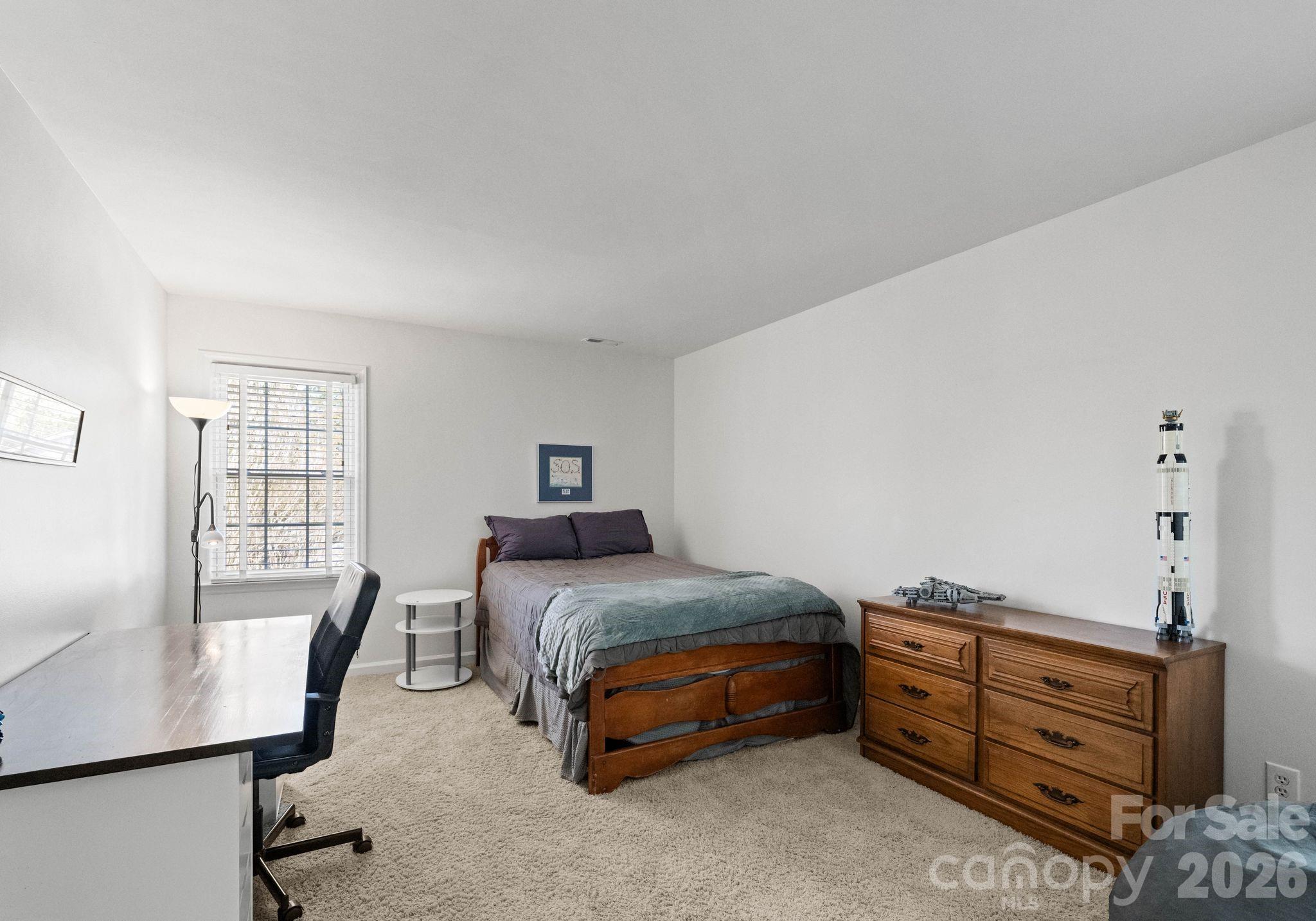 Five Knolls Estates - Residential