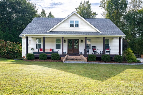 Photo of 203 Dayton Road, Dallas, NC 28034 (MLS # 4432462)