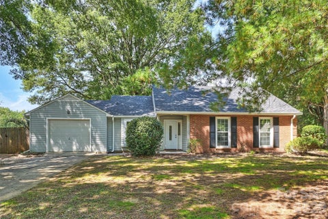 Photo of 6422 Pineburr Road, Charlotte, NC 28211 (MLS # 4418937)