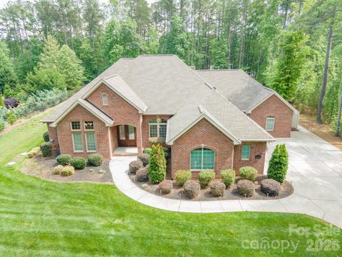 Photo of 6410 Harbor Oaks Drive, Denver, NC 28037 (MLS # 4387436)