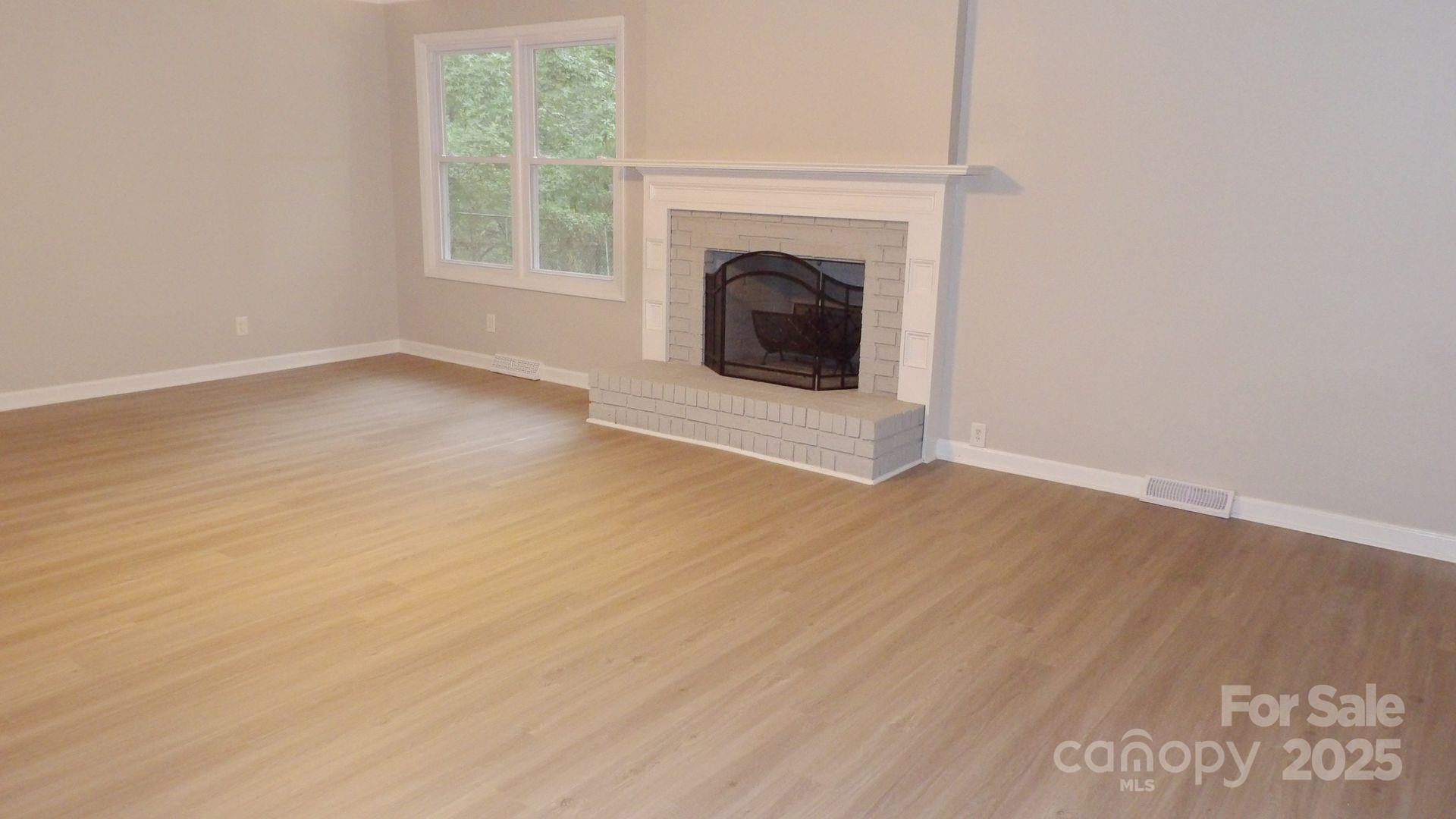 893 Woodway Lane