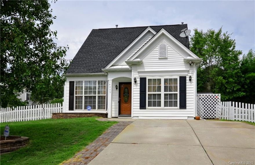 Beautiful Home in Cul-de-sac & Corner lot!! Open floor plan with a 2-story great room, featuring a cozy gas fireplace, elegant laminate floors throughout the home & ceramic in kitchen/breakfast area. Big formal dinning room, perfect for family celebrations. Master suite down & 2 nice size bedrooms upstairs. Stone patio & fenced in backyard, perfect for entertainment. Conveniently located close to HWYs, new outlets shopping & entertainment.  Very well maintained by owners. Newer 2014 Roof & AC!