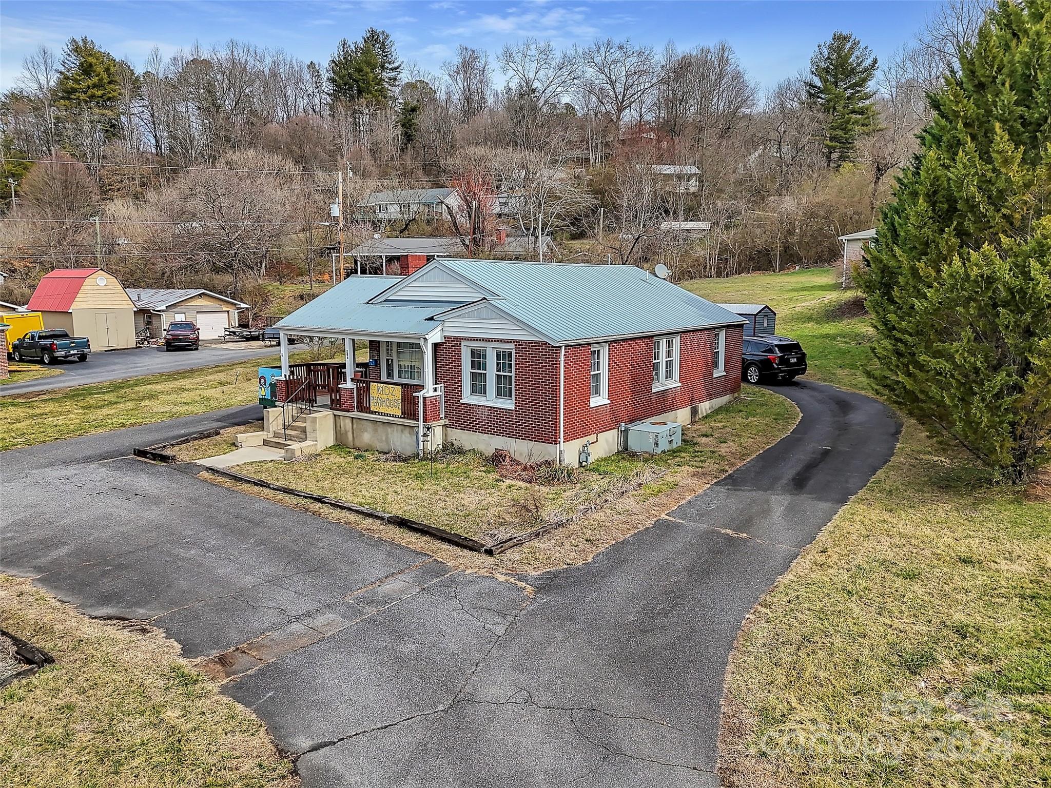 286 Skyland Drive