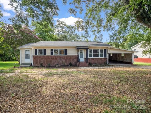 183 Hollywood Street Forest City NC 28043
