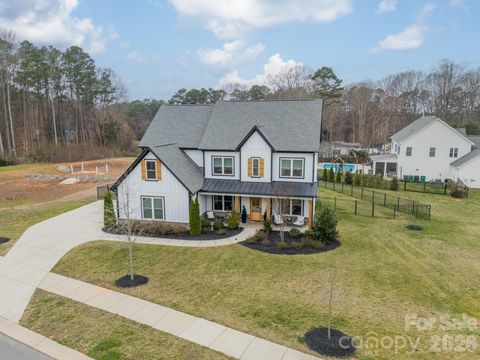 11216 Wooded Saddle Road Charlotte NC 28216