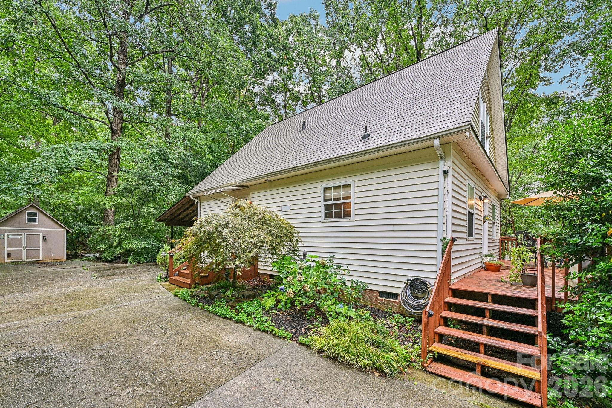 8658 Dog Leg Road
