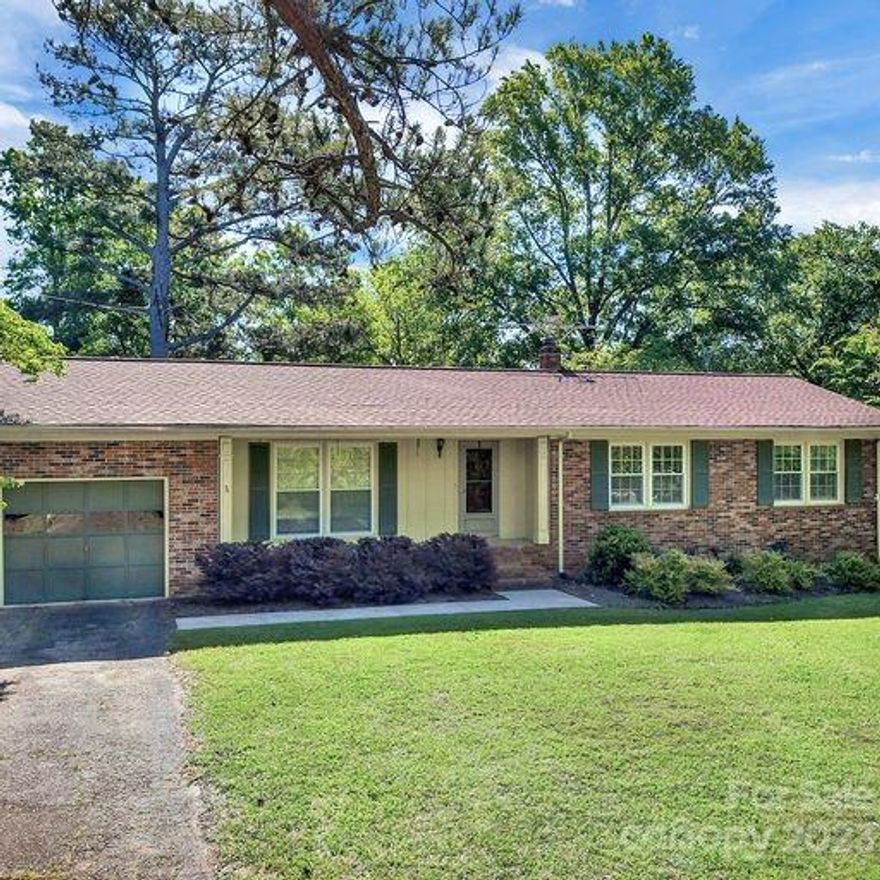 Brick ranch in established neighborhood that features living room, kitchen/dining comb., 3 bedrooms with original hardwood flooring and 1 split bath. Laundry is located in garage. Attached workshop room on back of garage. The fenced backyard provides a beautiful setting for the coming summer heat featuring gorgeous inground pool with concrete decking, frame for swing, deck and all pool equipment to remain. Home has termite bond with Terminix.
Professional photos coming.