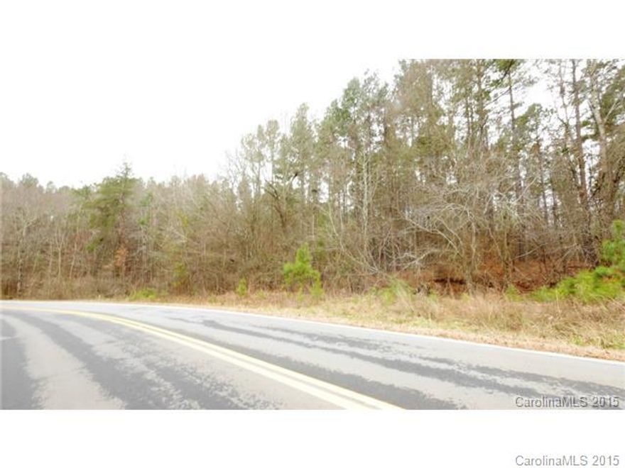 Great 1 acre lot in desireable River Oaks neighborhood with green space buffer on 1 side!  seasonal waterviews.  Bring your own builder or use mine!!  These lots are going fast!