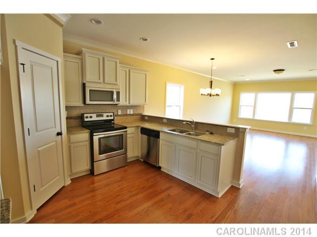 Newport Lakes - Residential