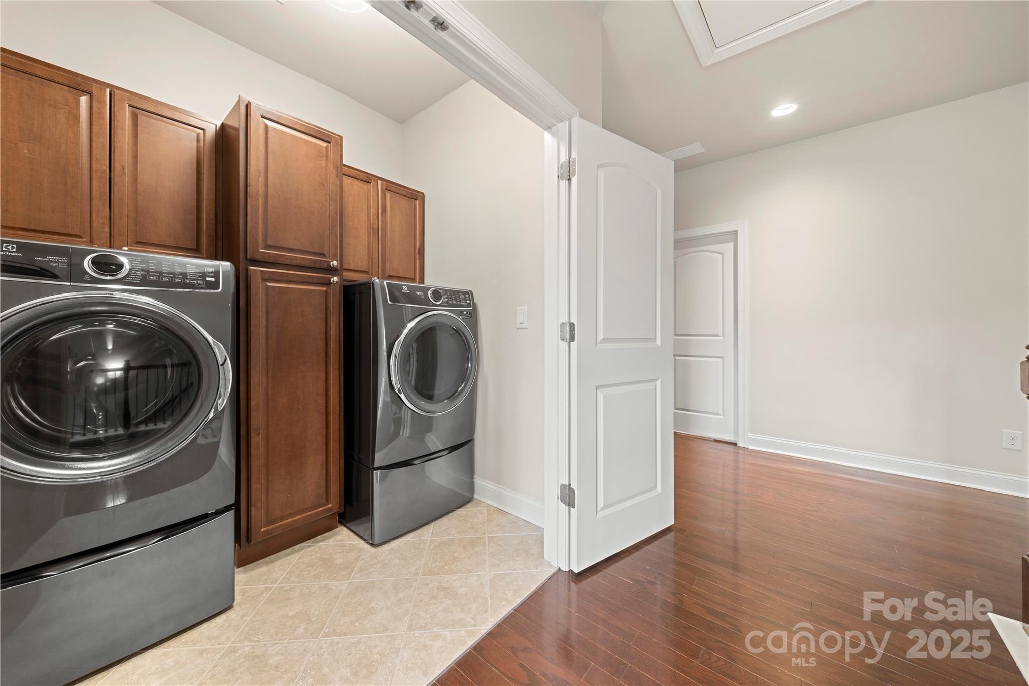 Barber Rock - Residential