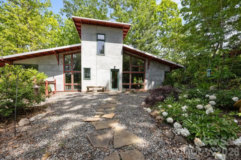 27 Rosebud Lane Fairview NC 28730