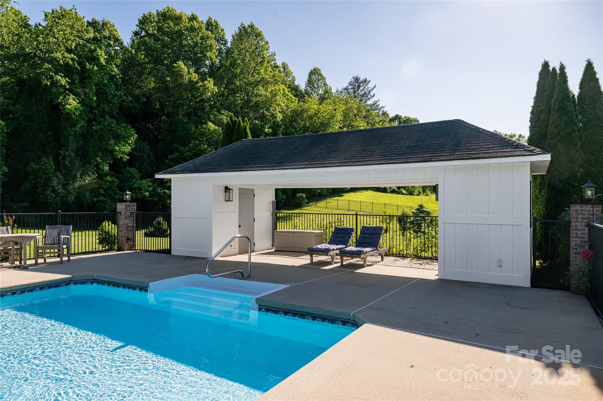 Foster Estates - Residential