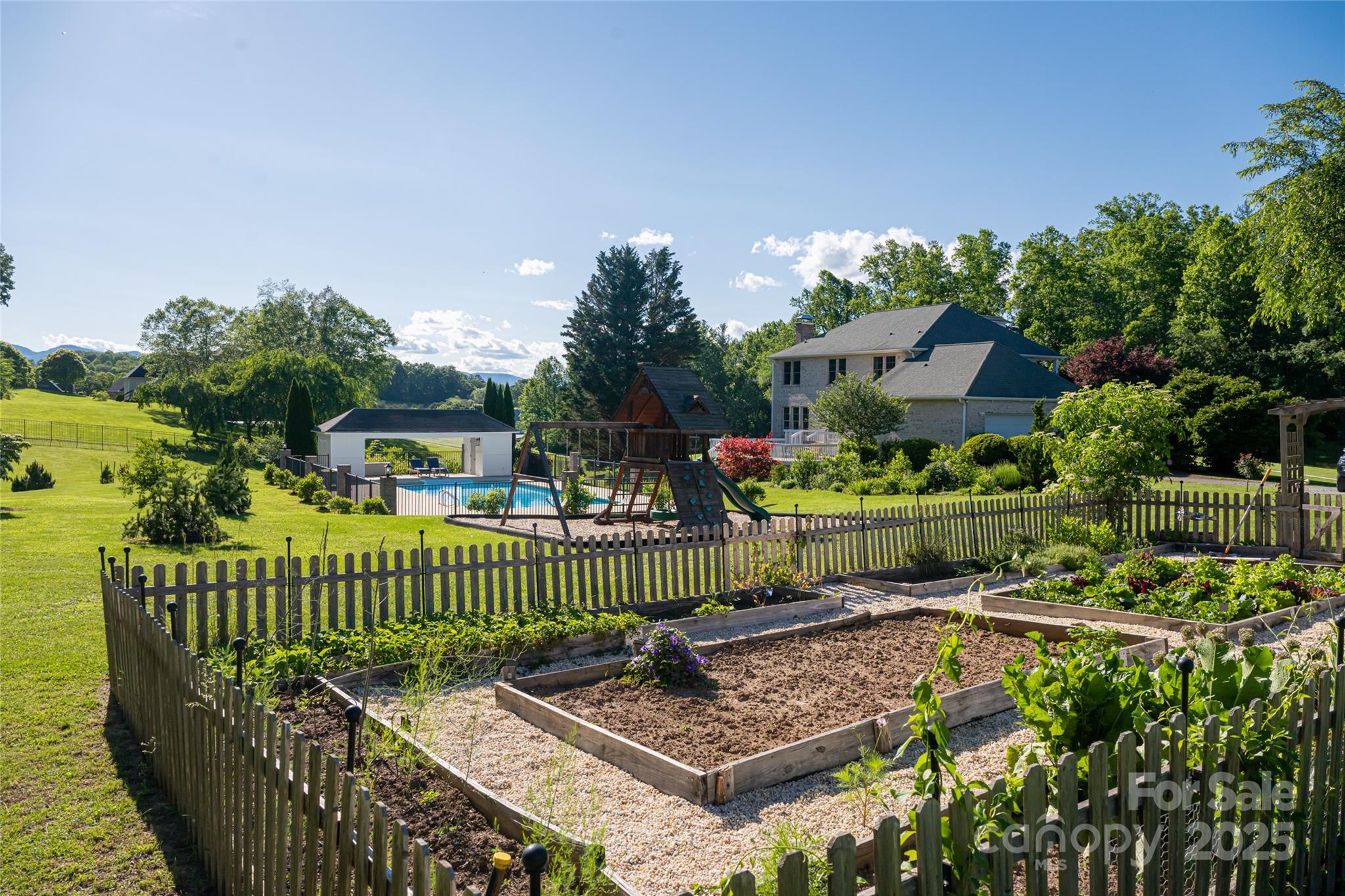 Foster Estates - Residential