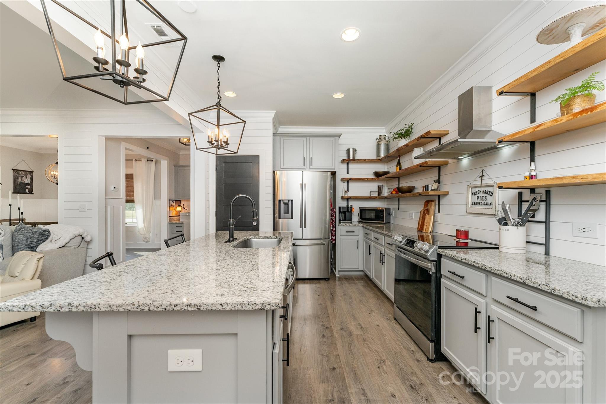 Pikeview Place - Residential