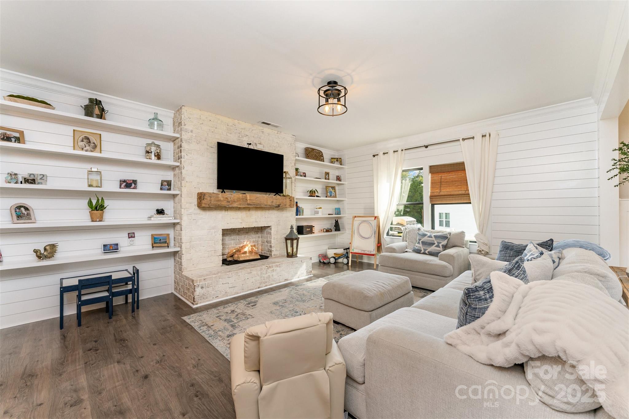 421 Tayberry Lane