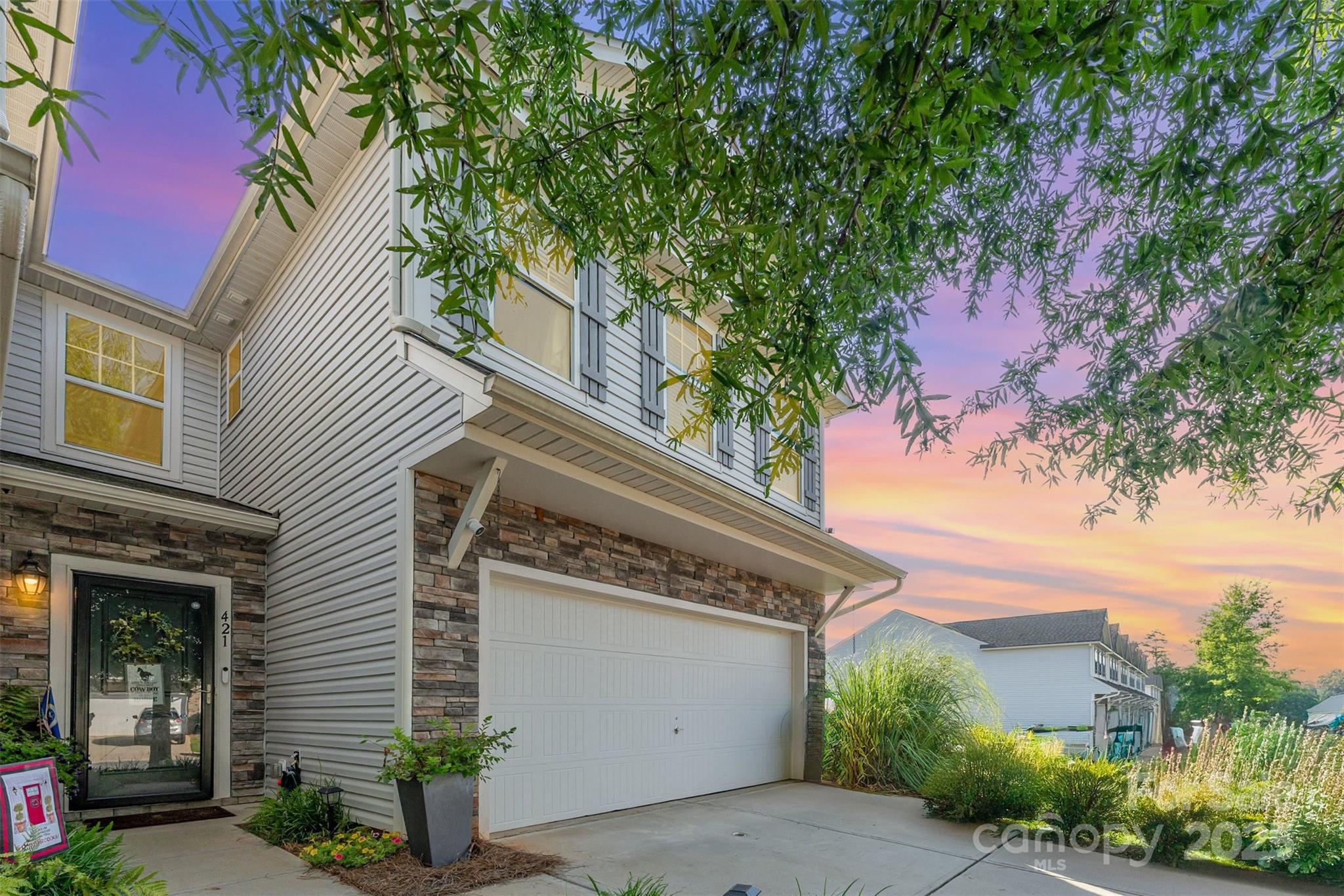 Pikeview Place - Residential