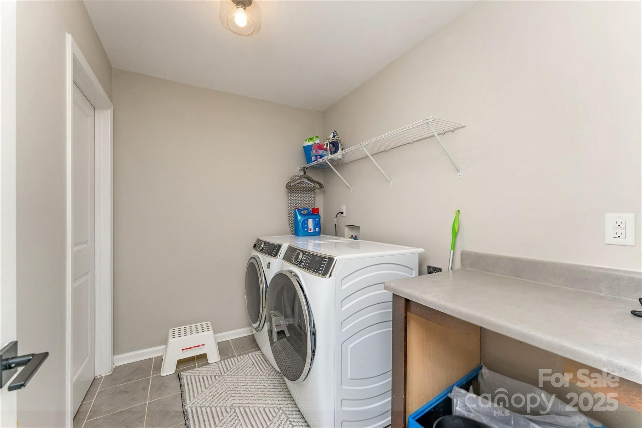 Pikeview Place - Residential