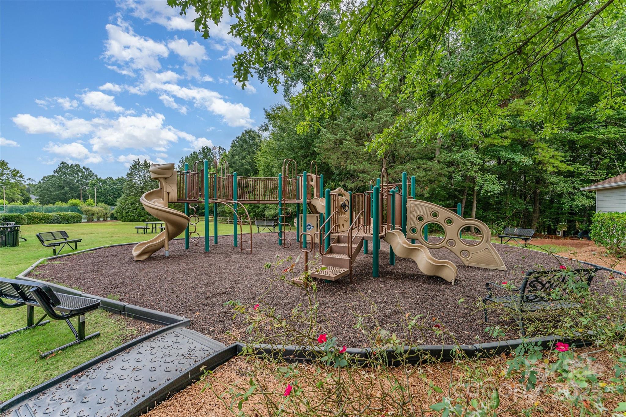 Pikeview Place - Residential