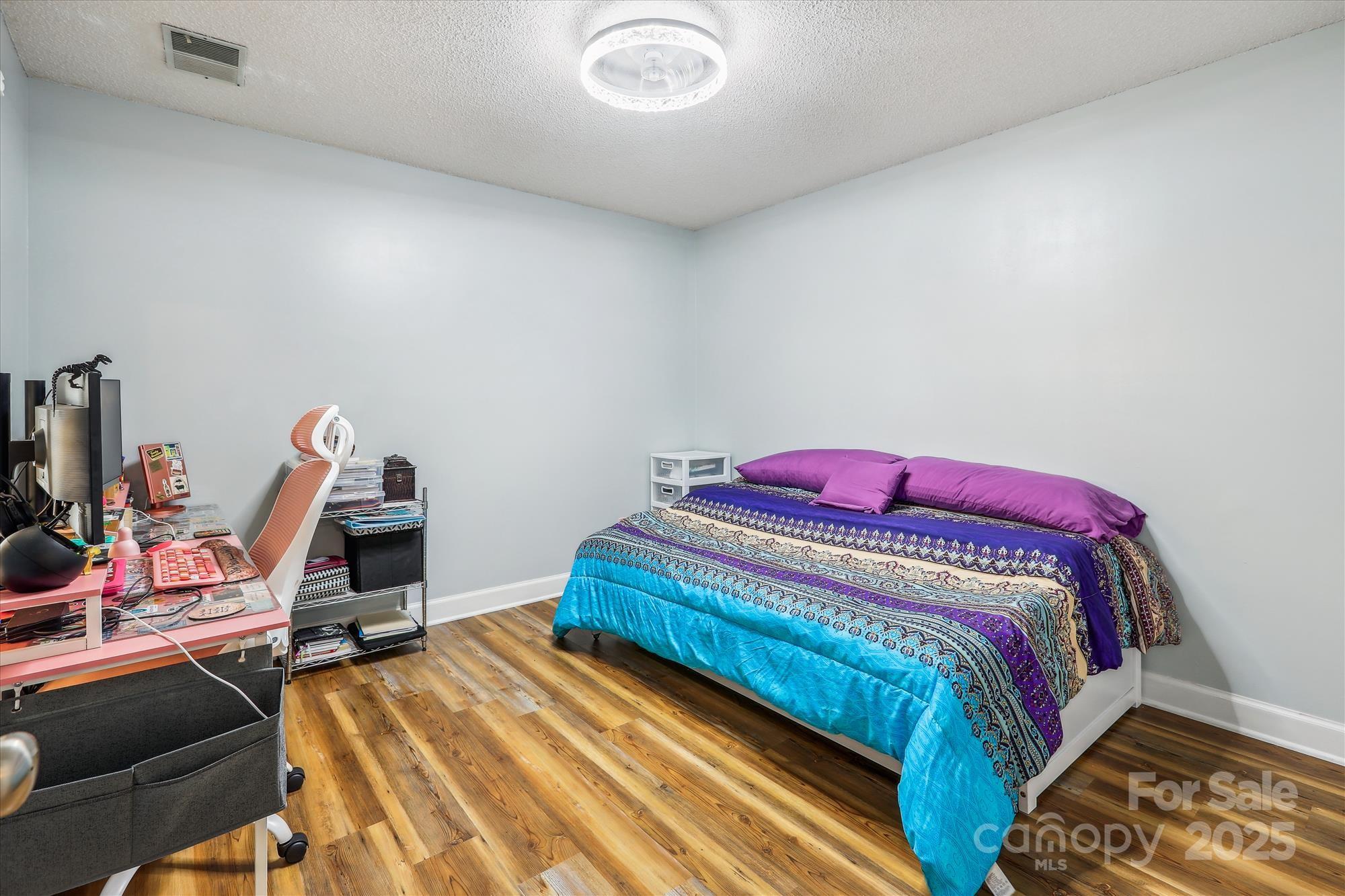 806 Colony Oaks Drive