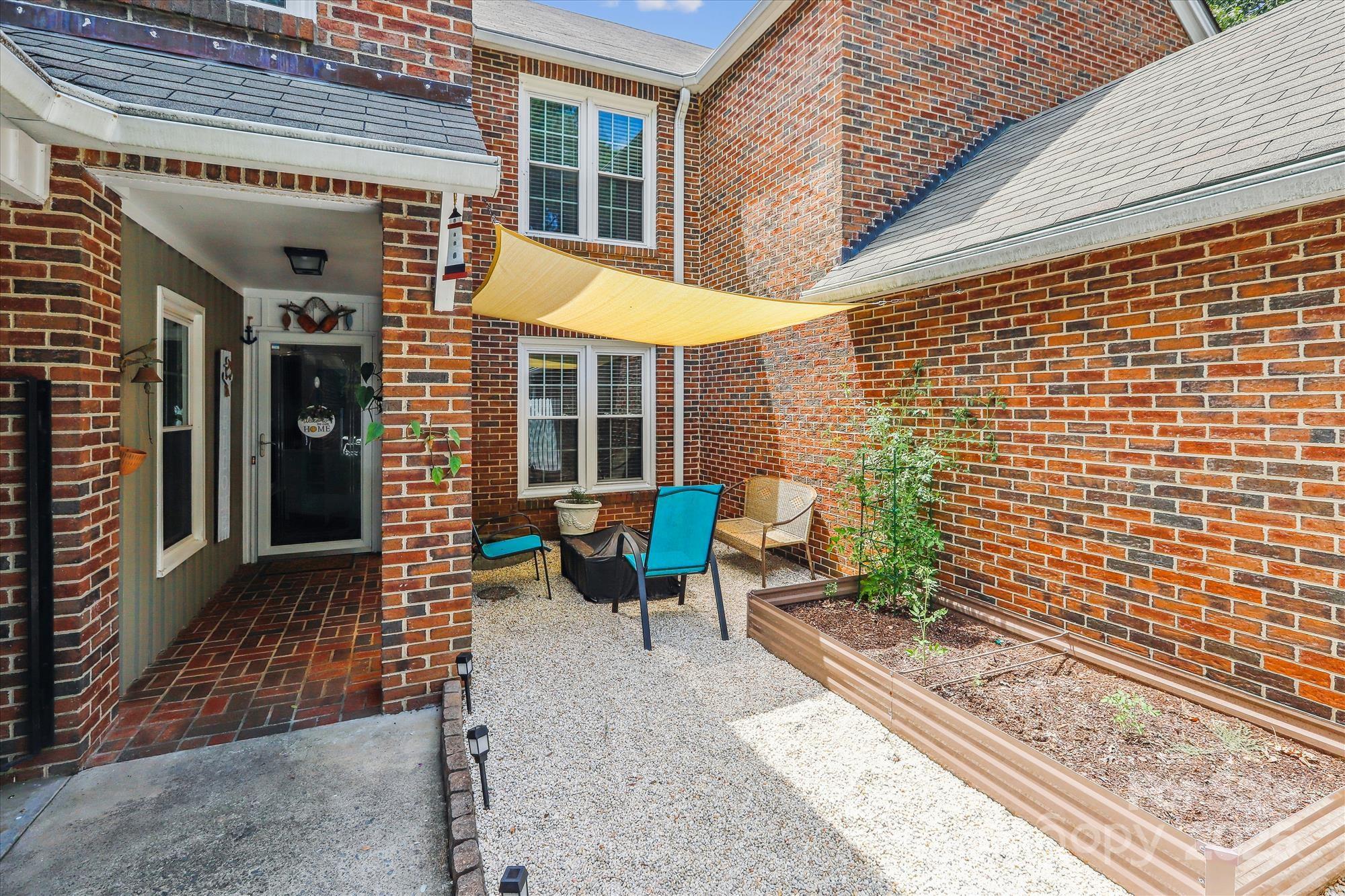 806 Colony Oaks Drive