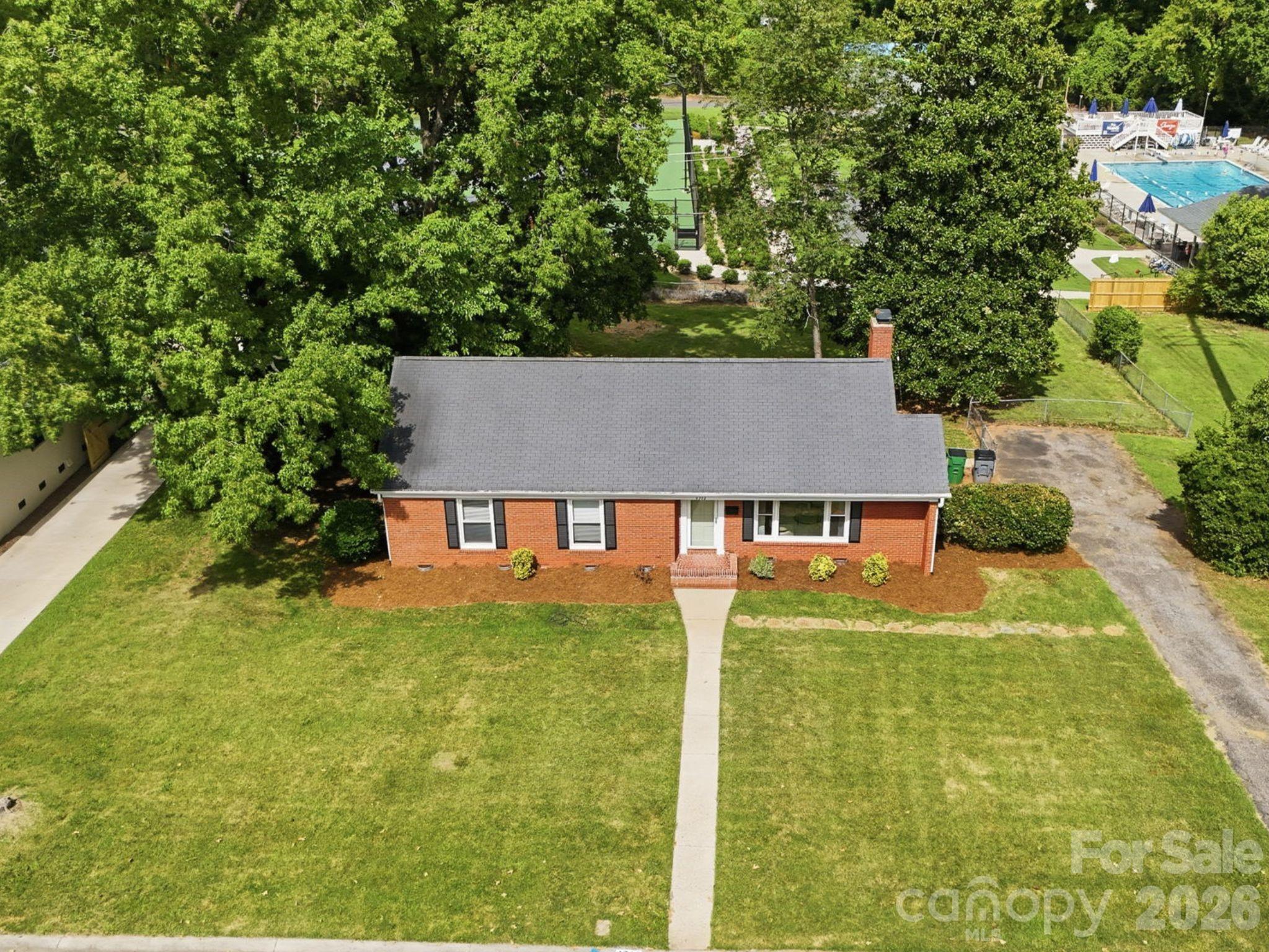 4712 Fairheath Road