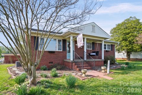 Photo of 175 Buffalo Shoals Road, Lincolnton, NC 28092 (MLS # 4363399)