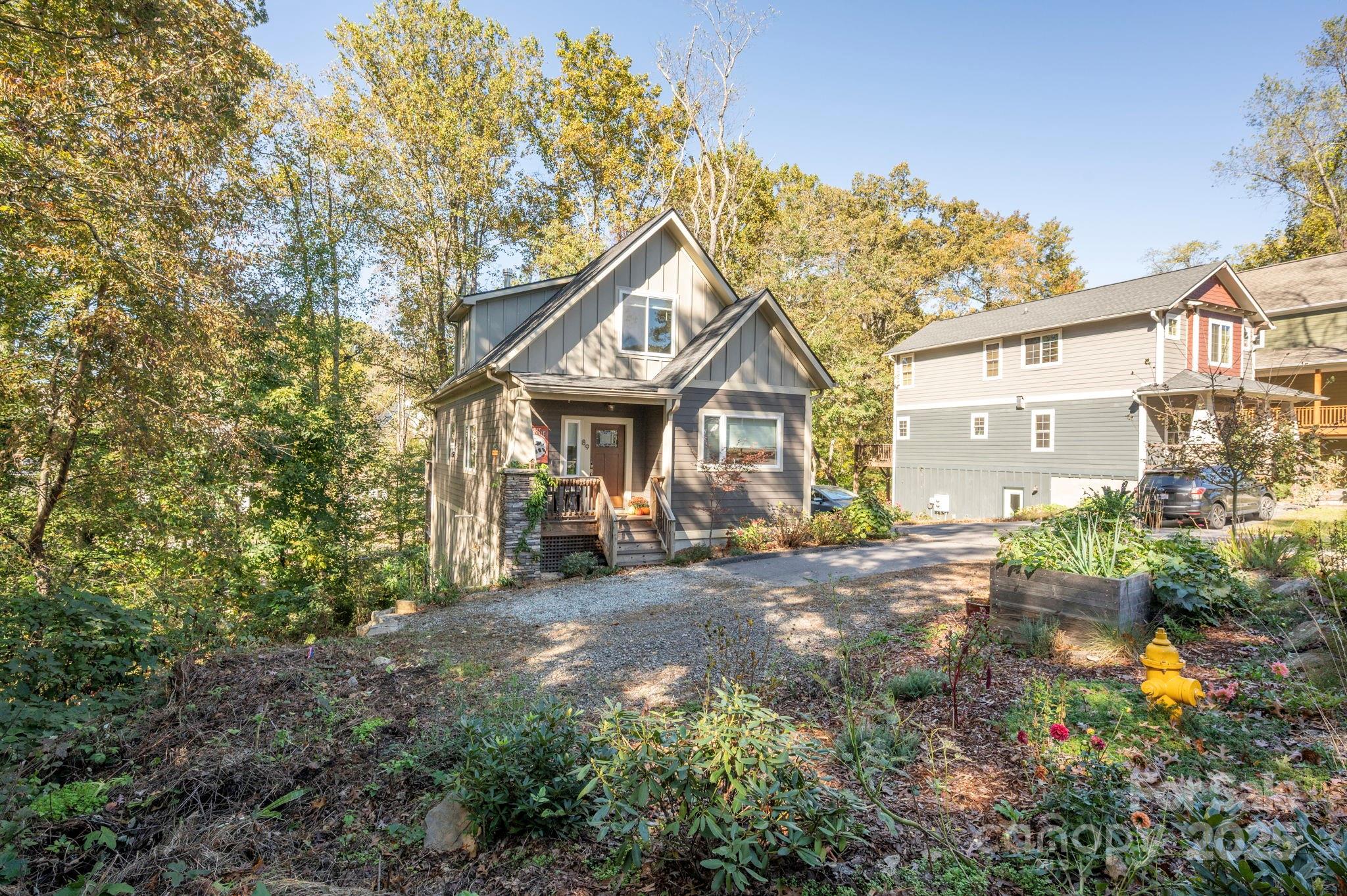 89 Galax Avenue
