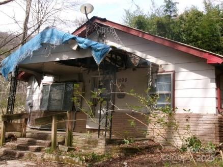 1098 Deep Gap Road