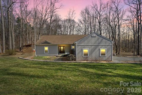 7812 Denbur Drive Charlotte NC 28215