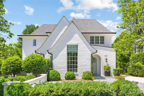 Photo of 2638 Hampton Avenue, Charlotte, NC 28207 (MLS # 4379182)