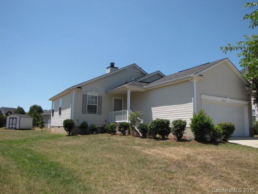 Rent Special!: Get 1 month free with move-in by 9/25/15 and a 12-13 month lease or a 20-24 month lease. Enjoy single-level living in this ranch w/an open dining area and living room w.a vaulted ceiling and fireplace, and a kitchen equipped w/a breakfast bar, white appliances and a pantry. The master suite has a walk-in closet and a bath w/a combined tub and shower. The community offers a pool, playground and walking trails. Close to Rivergate and Premium Outlets!