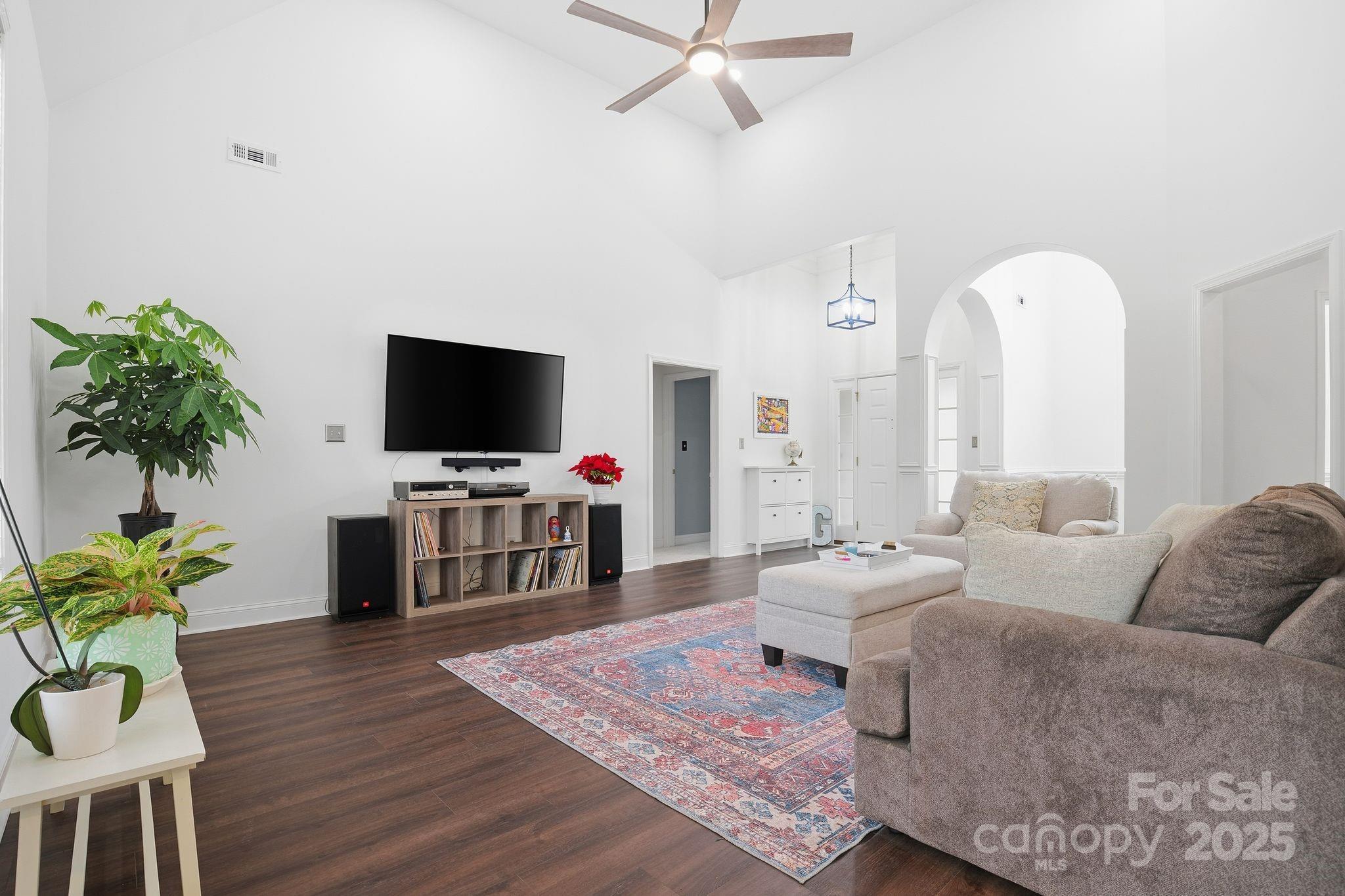 2373 Sweetbriar Lane