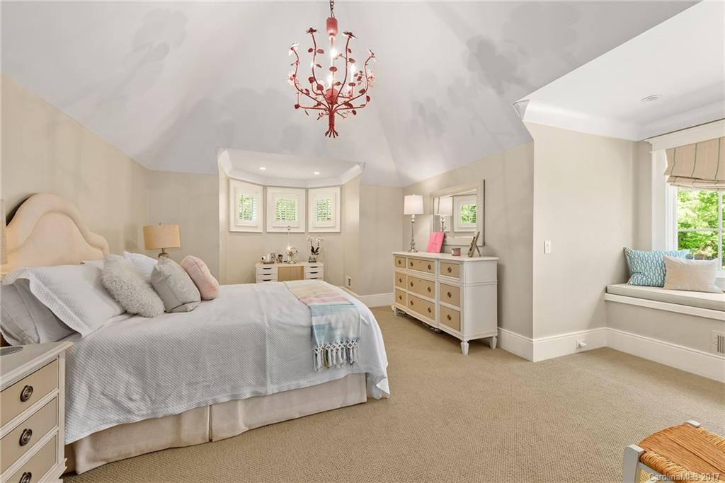 The Peninsula - Residential