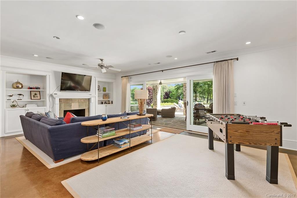 The Peninsula - Residential