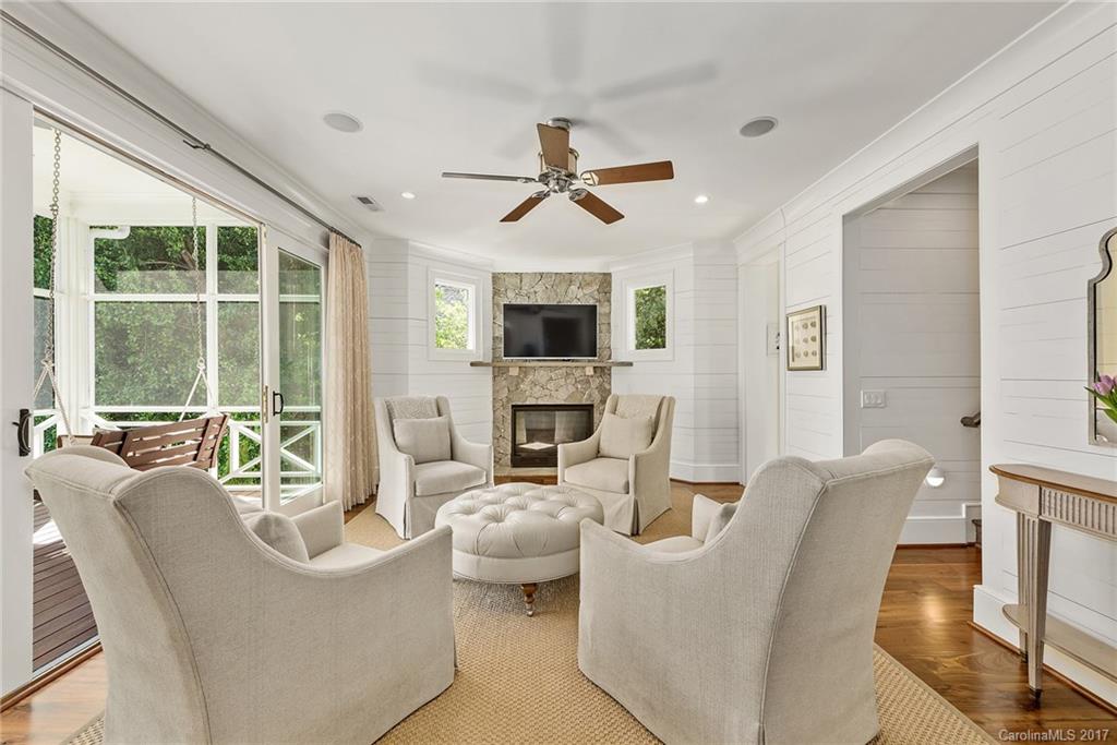 The Peninsula - Residential