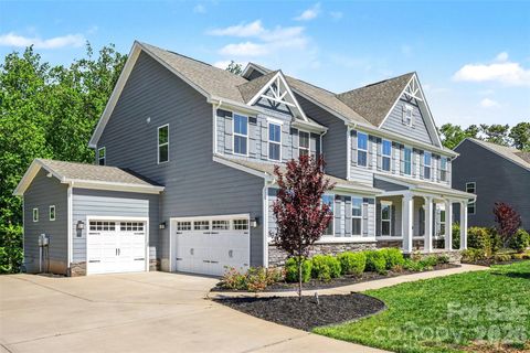 Photo of 824 Abbeywood Drive, Waxhaw, NC 28173 (MLS # 4372119)