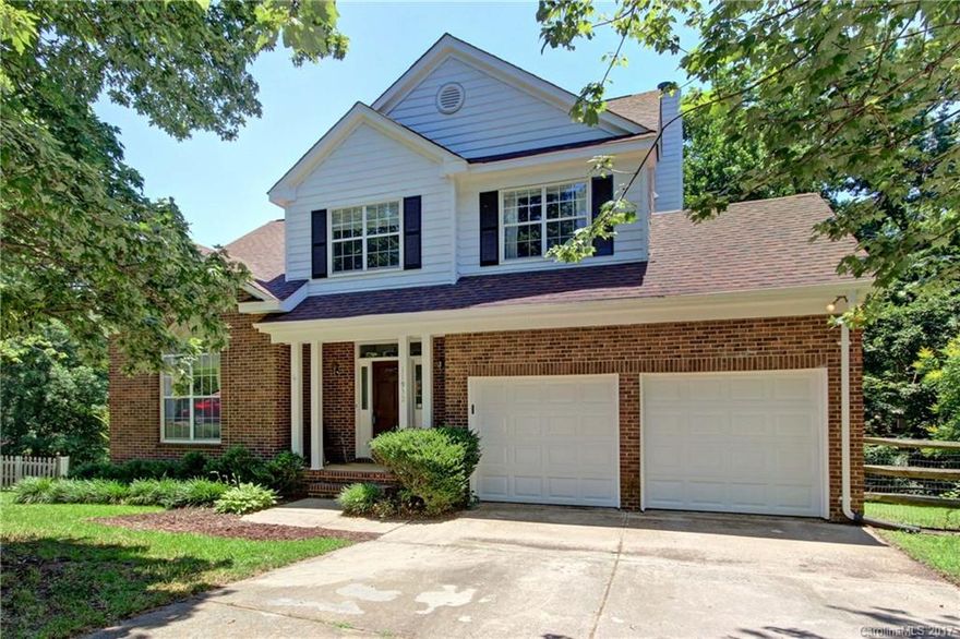 Great open floor plan for any lifestyle. Combination living rm/dining rm w/ 2 story vaulted ceiling. Kitchen w/ tile floors, backsplash bright & airy to take in the rear yard views. Great room w/fireplace & walkout to large deck.  Private, heavily wooded backyard w/ firepit area. Upstairs w/ large master & master bath & good size secondary bedrooms. Great cul-de sac location to enjoy all the privacy this property has to offer with the convenience to Charlotte, University area shopping & schools.