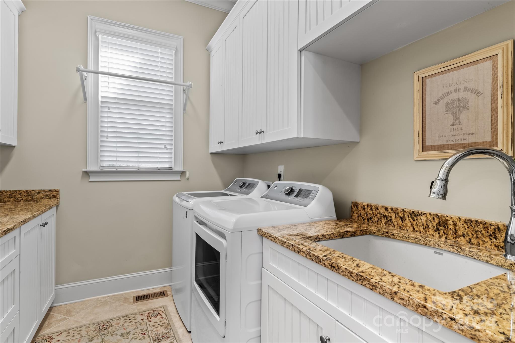 Victoria Lake - Residential