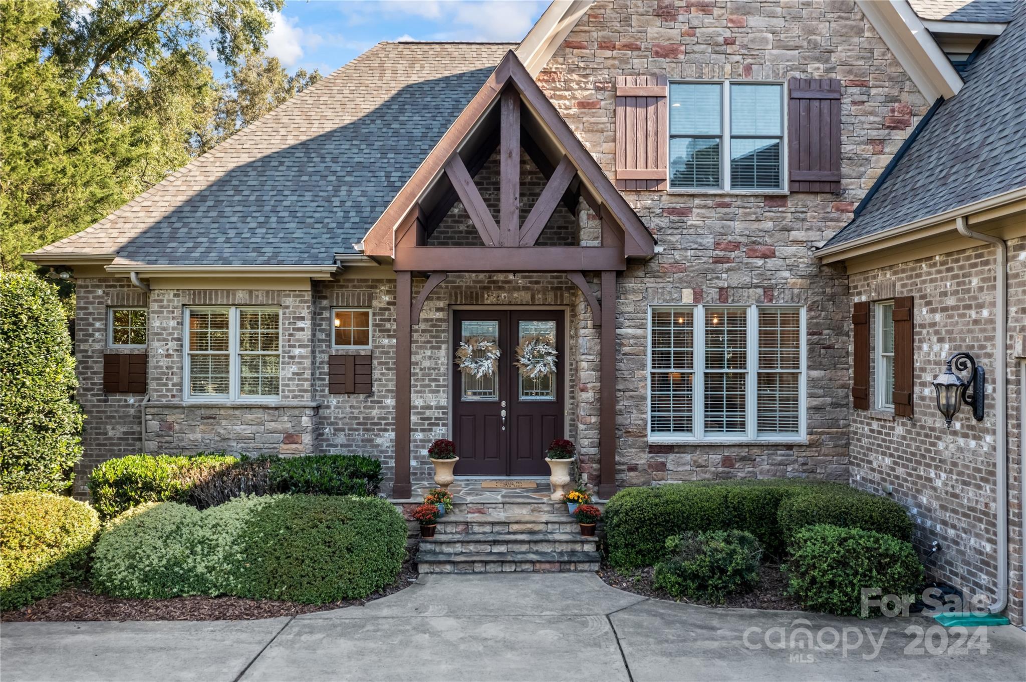 Victoria Lake - Residential