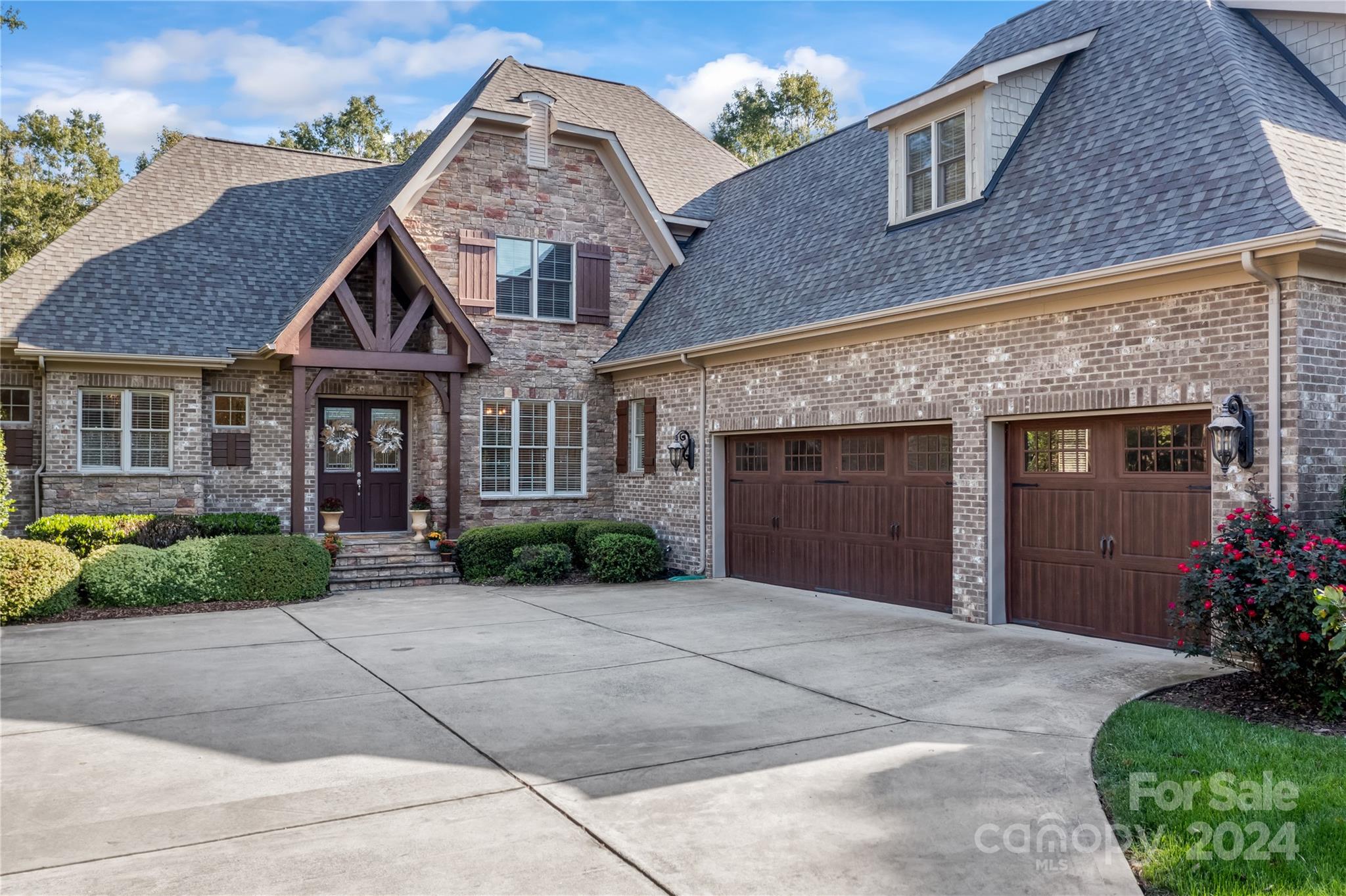 Victoria Lake - Residential